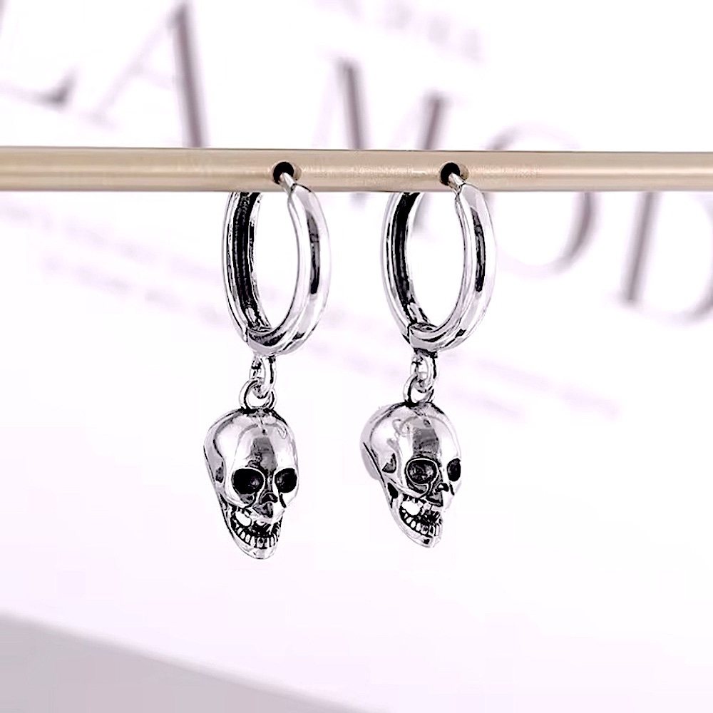 Silver plated skull💀 hoop earrings